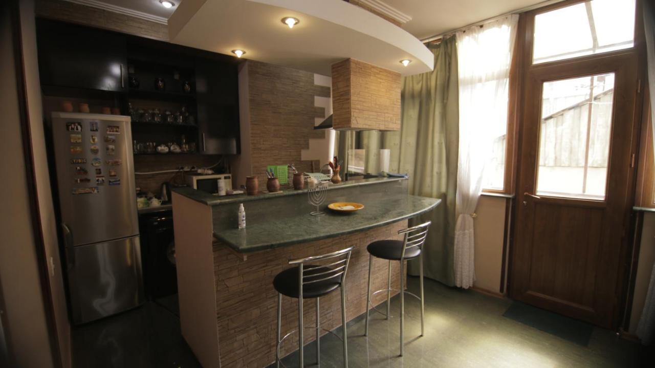 Apartment On Sanapiro Tbilisi Buitenkant foto