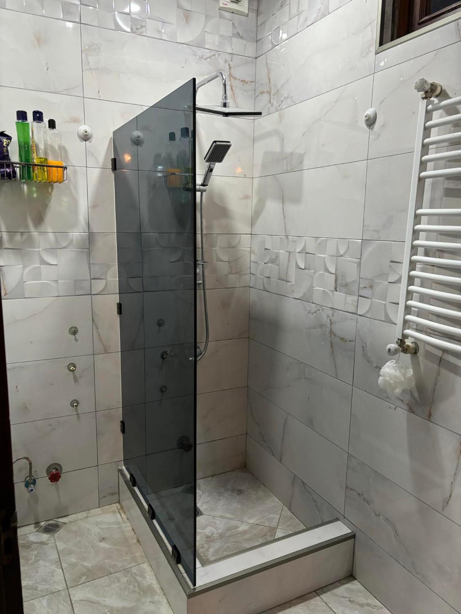 Apartment On Sanapiro Tbilisi Buitenkant foto