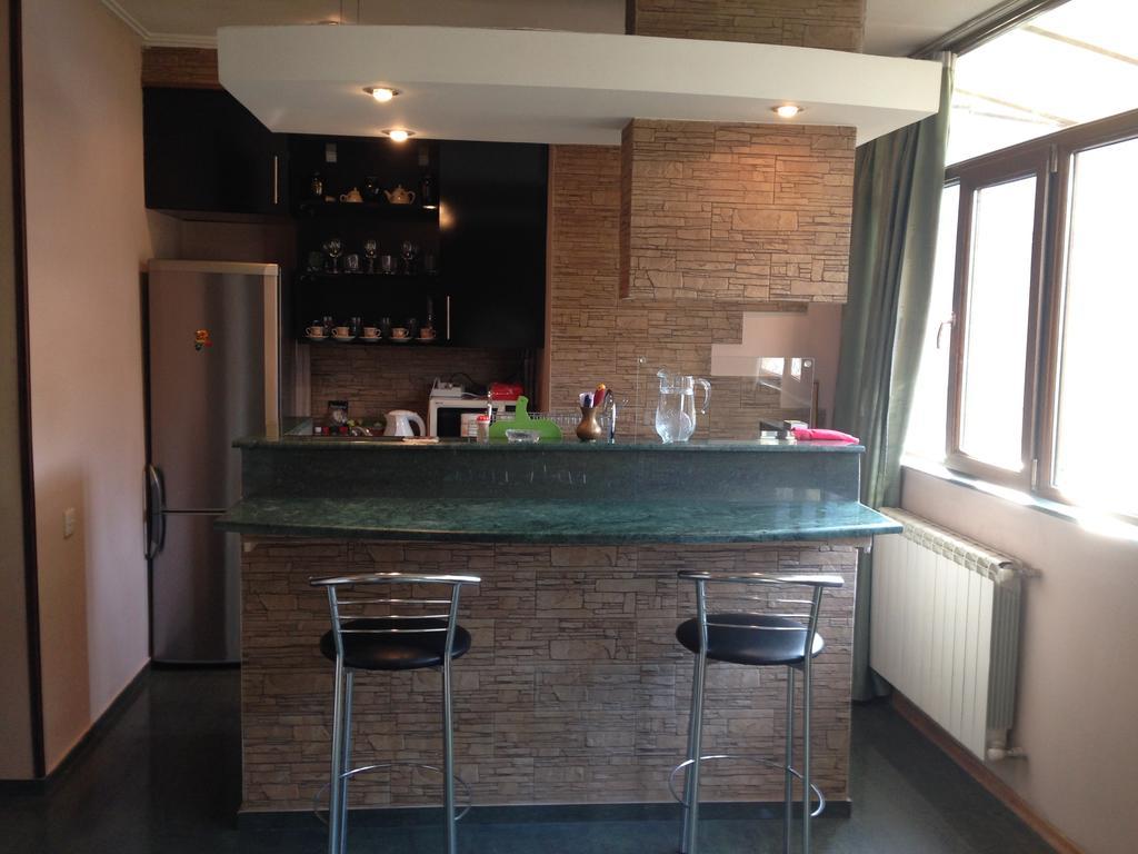 Apartment On Sanapiro Tbilisi Buitenkant foto